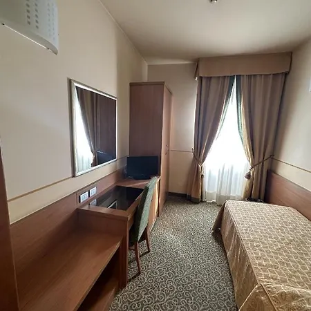 クリスタル 3*