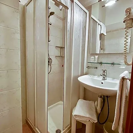 Hotel Kristall 3*